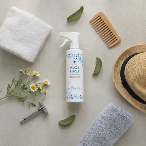 Aloe First și utilizările sale: prosop, pieptene, aparat de ras și pălărie de soare